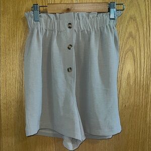 Moon & Stars Shorts Girls M 10-12 Tan Excellent Paperbag Waist‎ Button Detail
